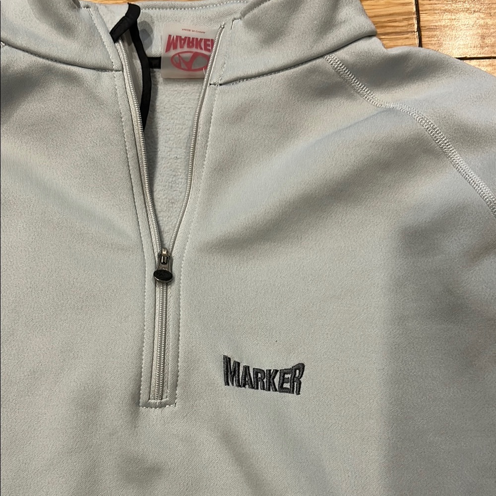Marker Light Gray Quarter-Zip Pullover Men’s M